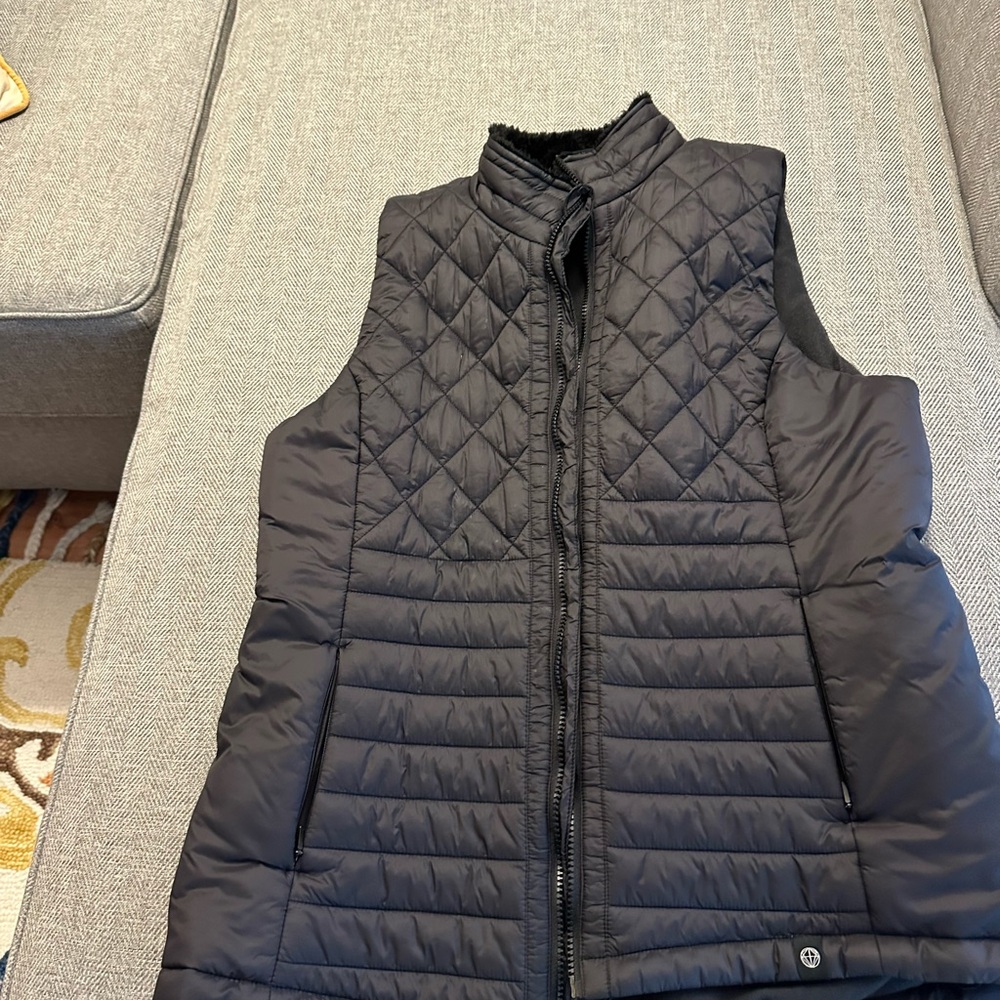 Women's Black Quilted Vest Mondetta